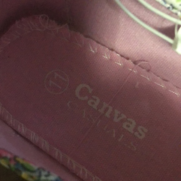 Floral canvas slip on - Picture 2 of 4